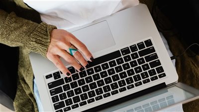 المهارات والعادات الاحترافية تصبح أساسية في عصر العمل المدفوع بالذكاء الاصطناعي لتعزيز الإنتاجية
