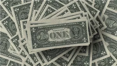 خبراء يتوقعون تقلبات في سعر الجنيه المصري خلال الأسابيع المقبلة مع تزايد الضغط على ميزان المدفوعات