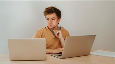 دليل شامل لأهم الممارسات الحياتية لتنمية الذات وتحسين جودة الحياة من خلال مزيج من التعلم المستمر والتنظيم الذاتي
