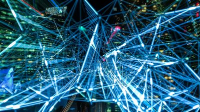 خبراء التقنية يشيرون إلى دخول سباق الذكاء الاصطناعي مرحلة جديدة مع تأثيرات ملموسة على تجارب المستخدمين