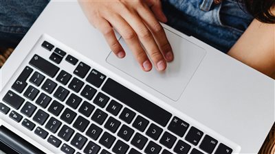 اتجاهات العمل الجديدة التي تحث المنظمات على التركيز على المهارات بدل المناصب