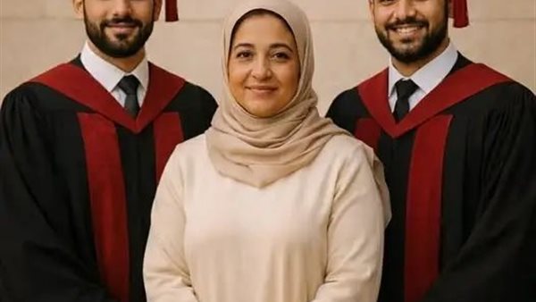 ربّت طفلين يتيمين في صمت… وبعد 22 عامًا وقفت عاجزة أمام ما فعلاه
