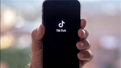 محتوى تريند الشموع عيد الميلاد ينتشر بسرعة على TikTok وInstagram كفيديوهات بسيطة