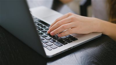 أداء أدنى من المتوقع لنموذج ذكاء اصطناعي بارز مما يثير تساؤلات حول شفافية تقييمات الصناعة