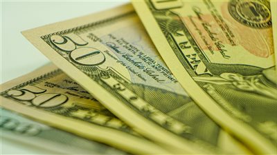 محللون اقتصاديون يتوقعون ضغوطًا على سعر الجنيه المصري في الأشهر المقبلة