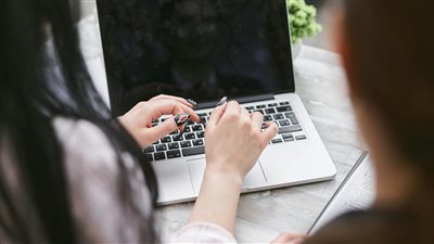 تقارير دولية تحذر من فجوة مهارية كبيرة وتنادي بسياسات تعليمية لتعويض التحولات الناجمة عن الذكاء الاصطناعي