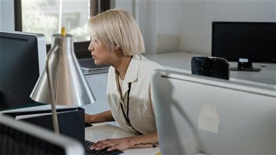تحولات في مفاهيم العمل والمهارات تدفع الشركات والأفراد إلى إعادة تعريف الإنتاجية والتركيز على مهارات إنسانية متقدمة
