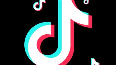 انتشار واسع لتريند خطېر على TikTok يتضمن فيديوهات تحفيزية لسلوكيات خسارة الوزن باستخدام لف البلاستيك حول الفم