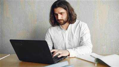 المهارات الإنسانية تعود إلى الواجهة في سوق العمل مع توسع الأتمتة