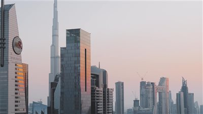 الإمارات تعتمد استراتيجية جديدة لجذب استثمارات تتجاوز مليار درهم لتعزيز ريادة الأعمال وتنمية القرى الاقتصادية والسياحية في الدولة