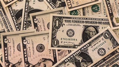 توقعات حذرة لمسار الجنيه المصري خلال الأشهر المقبلة مع ربط الأداء بتدفقات الاستثمار وسعر صرفه ليوم 4 أبريل 2026