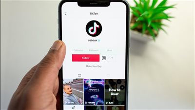 ترند جديد على TikTok يدفع المستخدمين لاعتماد تقنيات الذكاء الاصطناعي في صناعة المحتوى القصير
