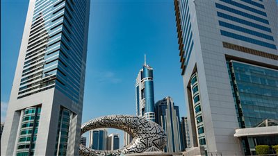 تسارع المشاريع الكبرى في دبي يعزز جاذبية السوق العقاري والبنية التحتية ويدعم تدفقات الاستثمار طويل الأجل