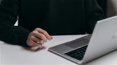 توقيع شراكات عسكرية غير مسبوقة بين كبرى شركات التكنولوجيا والبنتاغون لتسريع دمج الذكاء الاصطناعي في العمليات الدفاعية