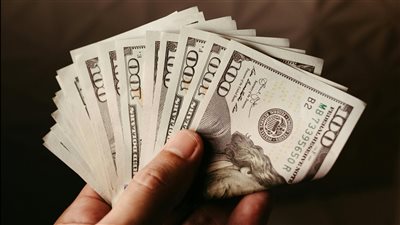 خبراء اقتصاد يتوقعون تحسنًا تدريجيًا للجنيه المصري وسعر صرفه ليوم 17 مايو 2026