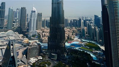 أسواق الإمارات تسجل مكاسب جديدة بدعم ارتفاع أسعار النفط ونشاط قوي لأسهم العقارات والطاقة في أبوظبي ودبي