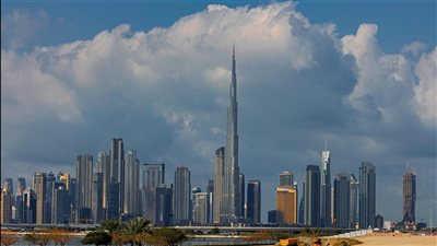 توسع التعاون الاقتصادي الإماراتي مع الأسواق الدولية يفتح فرصًا جديدة أمام الشركات في قطاعات التكنولوجيا والطاقة والخدمات اللوجستية