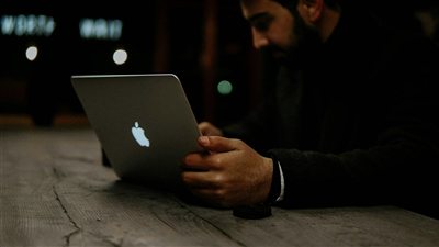 مفارقة المعنى والإنتاجية: دراسة نفسية تكشف لماذا تفشل أنظمة إدارة الوقت في تحفيز الموظفين غائبي الشغف