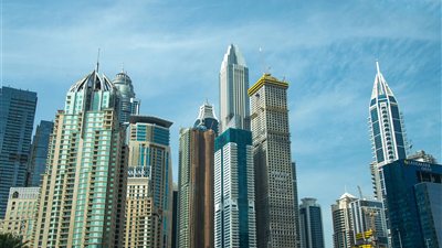 الإمارات تعزز جاذبيتها الاستثمارية مع توسع مشاريع التطوير العقاري الضخمة في دبي
