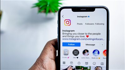 تريندات TikTok وInstagram تشهد انتشار محتوى أكثر عفوية مع صعود فيديوهات اليوميات القصيرة والتجارب الواقعية بين المستخدمين