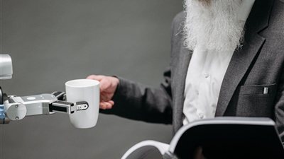 تقنيات الذكاء الاصطناعي تدخل مرحلة جديدة مع توجه الشركات نحو دمجها في الخدمات اليومية والأجهزة الذكية