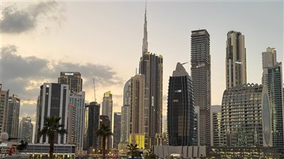 مشاريع البنية التحتية والتقنيات الذكية تعزز جاذبية الإمارات كمركز عالمي للاستثمار والنمو الاقتصادي