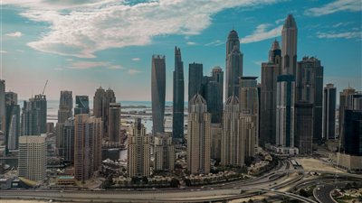 الإمارات والأردن تطلقان شركة مشتركة لتنفيذ مشروع سكة حديد بقيمة 2.3 مليار دولار يربط مناطق التعدين بميناء العقبة ويدعم الاستثمارات الإقليمية في البنية التحتية