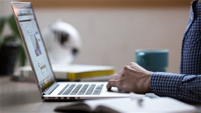 المهارات المنوعة بين التفكير الإبداعي والقدرات الرقمية تصبح معيارًا جديدًا للنجاح في سوق العمل المتغير بفعل الذكاء الاصطناعي